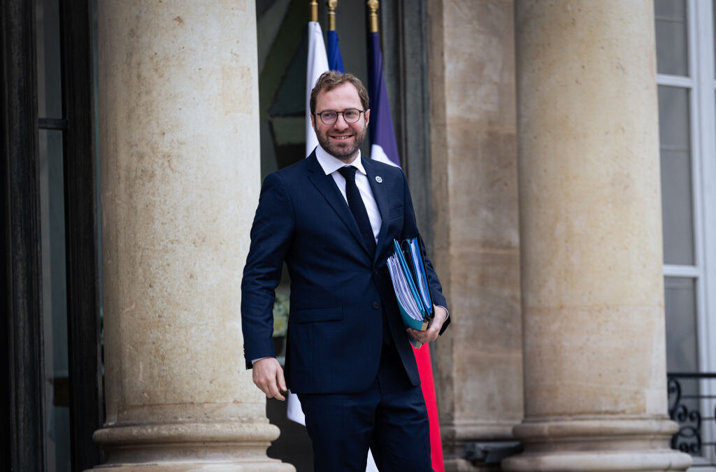 Antoine Armand se dit prêt à faire « des concessions » sur le budget